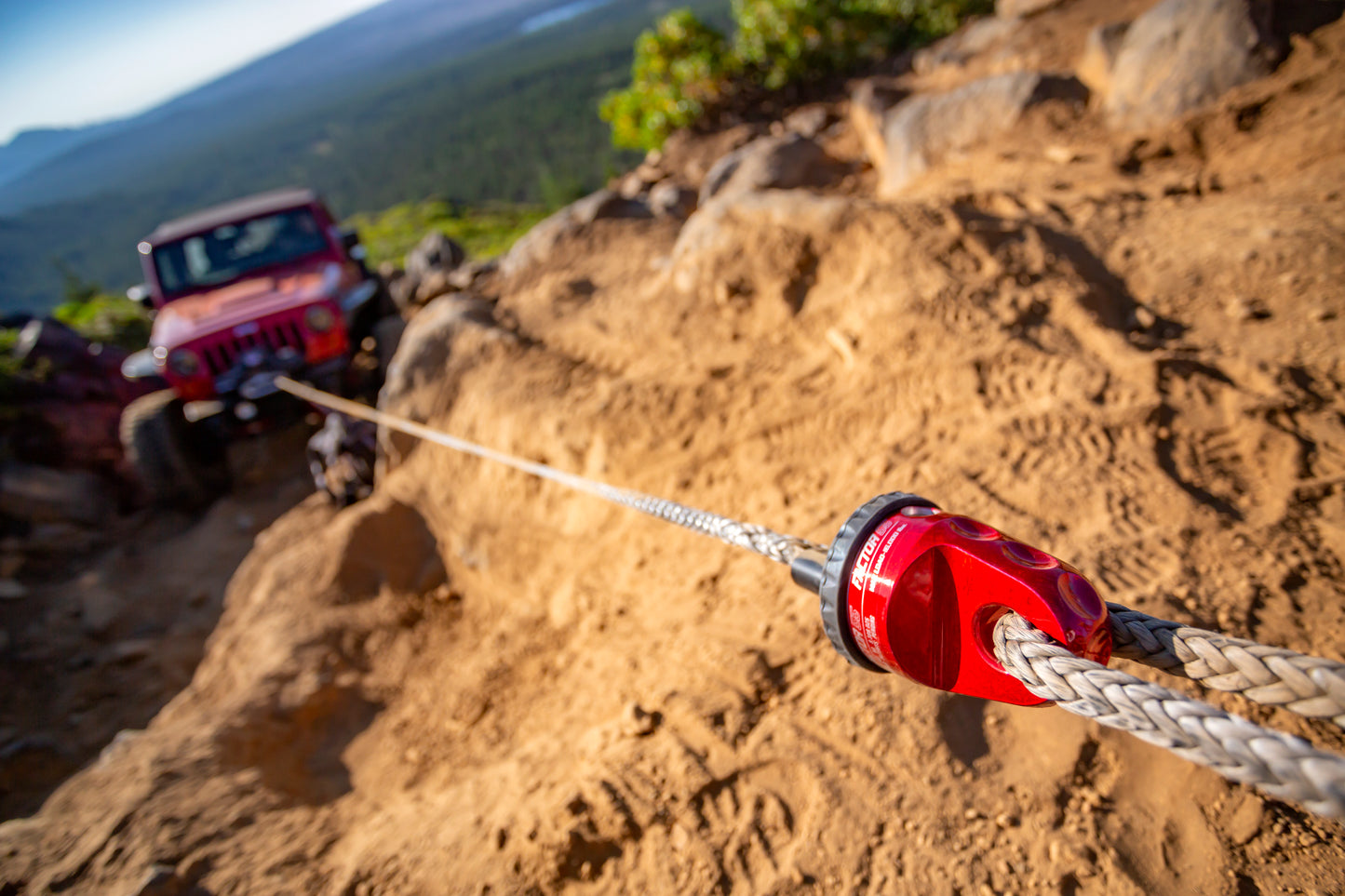 Factor 55 The ProLink eliminates the conventional winch hook and provides a precision shackle mounting hole with a massive 1.2" thick mounting tab.