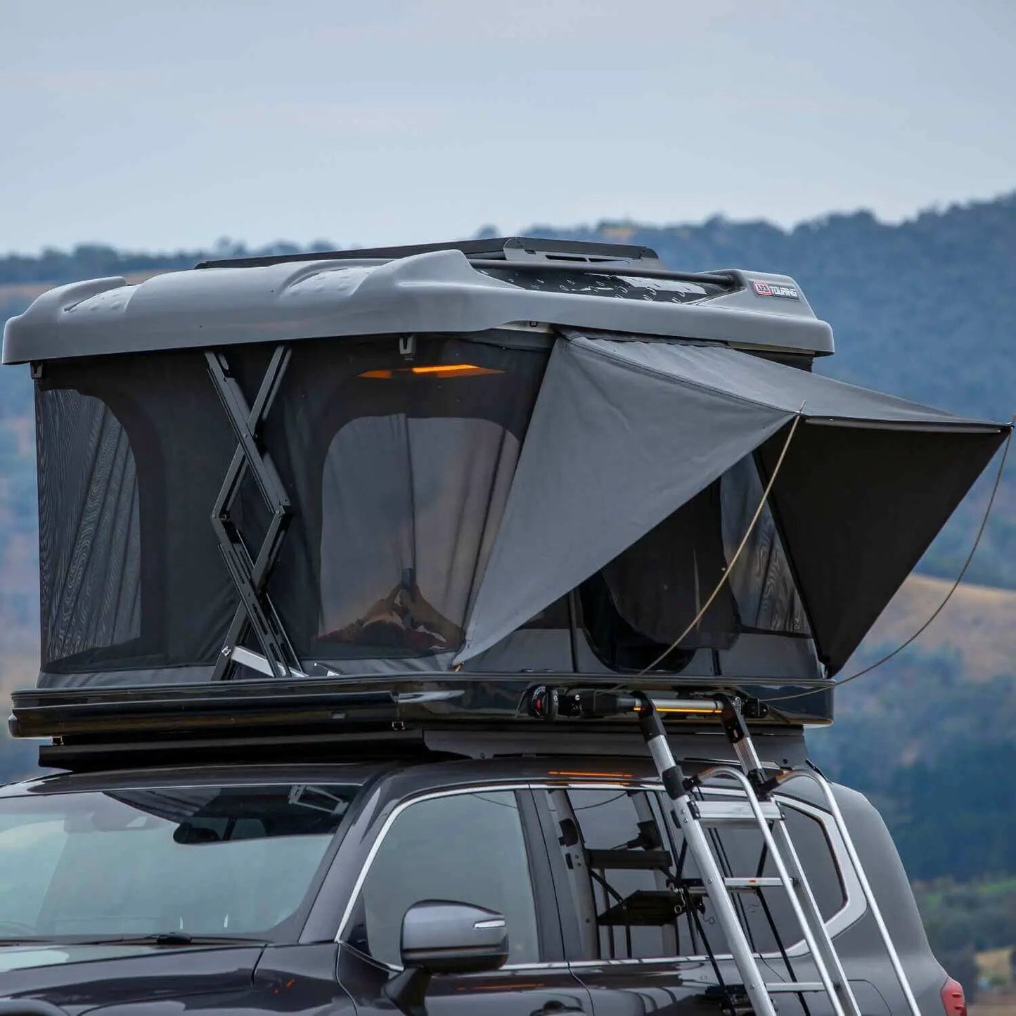 ARB ALTITUDE ELECTRIC HARDSHELL ROOFTOP TENT by ARB