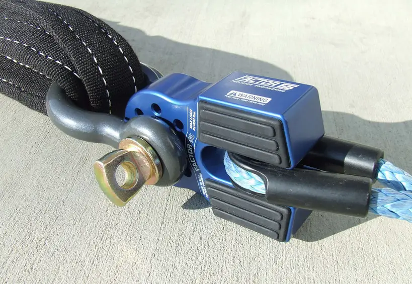 Factor 55 The FlatLink shackle mount is the Industry?s first folding shackle mount for recovery winches that eliminates the conventional winch hook and provides a precision shackle mounting hole by Factor 55