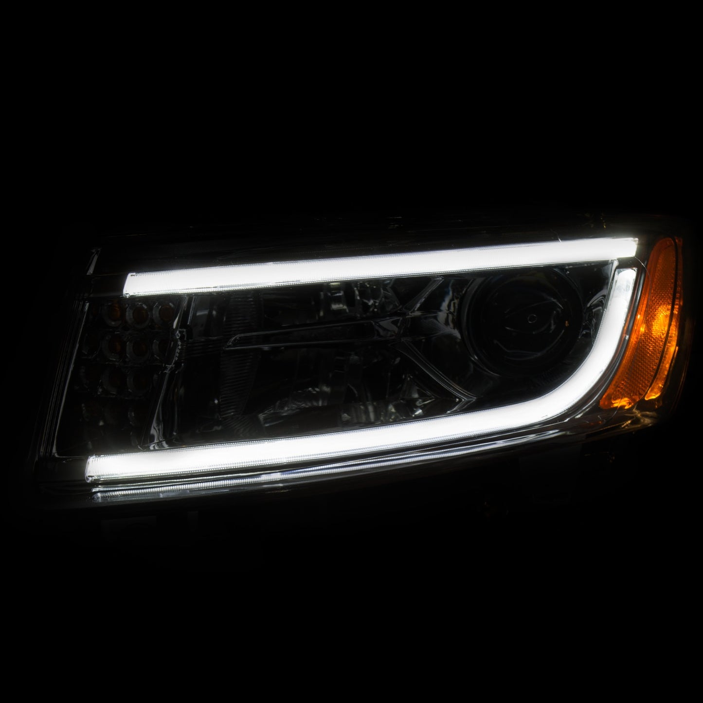 ANZO USA Projector Headlight Set - Clear Lens - Chrome Housing - Pair - w/Plank Style Design
