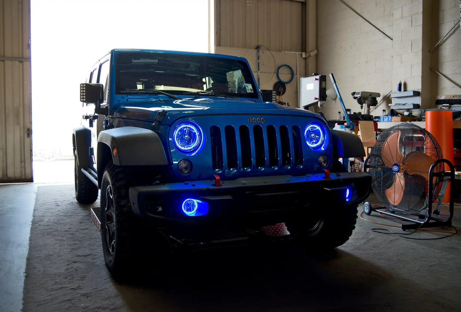 Oracle Lighting This LED halo kit can be wired to any 12 volt source like a controller, switch, or to the parking lights directly. The ColorSHIFT(tm) option requires the use of a ColorSHIFT(tm) controller to properly operate, which is sold separately. by Oracle Lighting