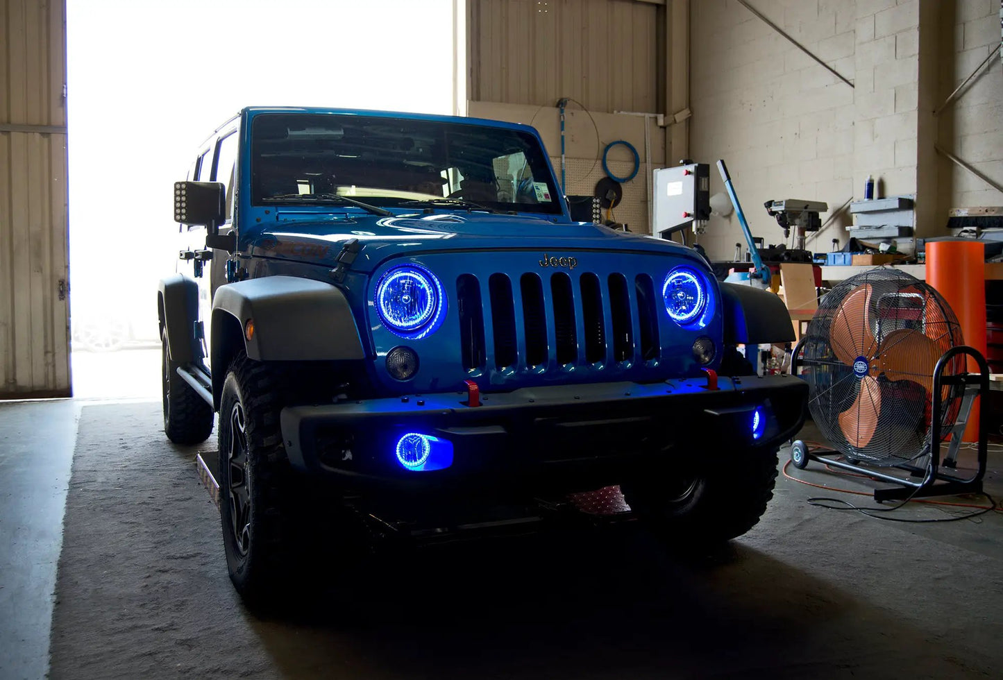 Oracle Lighting This LED halo kit can be wired to any 12 volt source like a controller, switch, or to the parking lights directly. The ColorSHIFT(tm) option requires the use of a ColorSHIFT(tm) controller to properly operate, which is sold separately. by Oracle Lighting