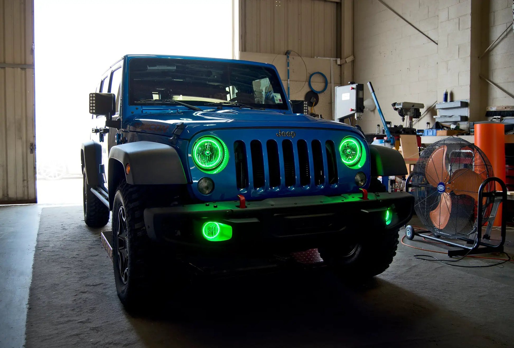 Oracle Lighting This LED halo kit can be wired to any 12 volt source like a controller, switch, or to the parking lights directly. The ColorSHIFT(tm) option requires the use of a ColorSHIFT(tm) controller to properly operate, which is sold separately. by Oracle Lighting