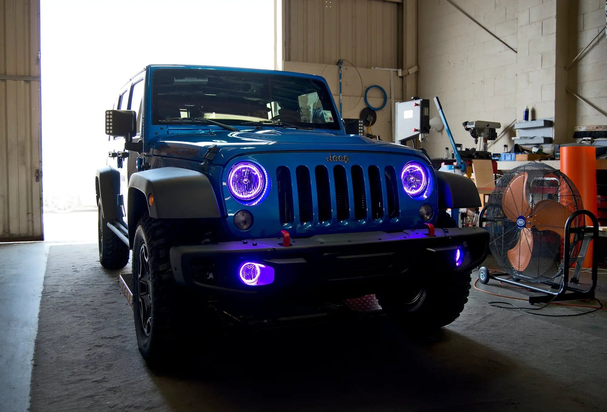 Oracle Lighting This LED halo kit can be wired to any 12 volt source like a controller, switch, or to the parking lights directly. The ColorSHIFT(tm) option requires the use of a ColorSHIFT(tm) controller to properly operate, which is sold separately. by Oracle Lighting