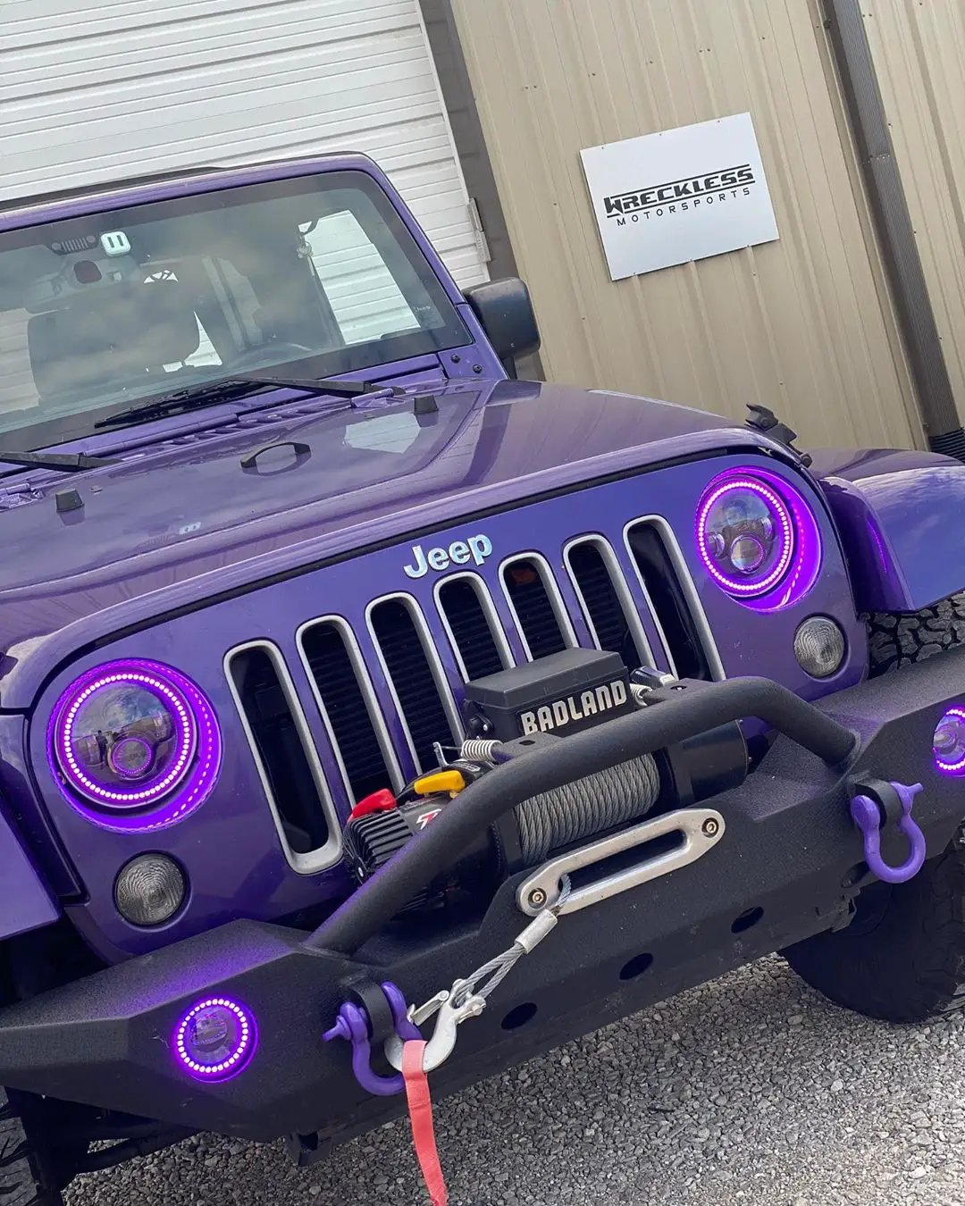 Oracle Lighting This LED halo kit can be wired to any 12 volt source like a controller, switch, or to the parking lights directly. The ColorSHIFT(tm) option requires the use of a ColorSHIFT(tm) controller to properly operate, which is sold separately. by Oracle Lighting
