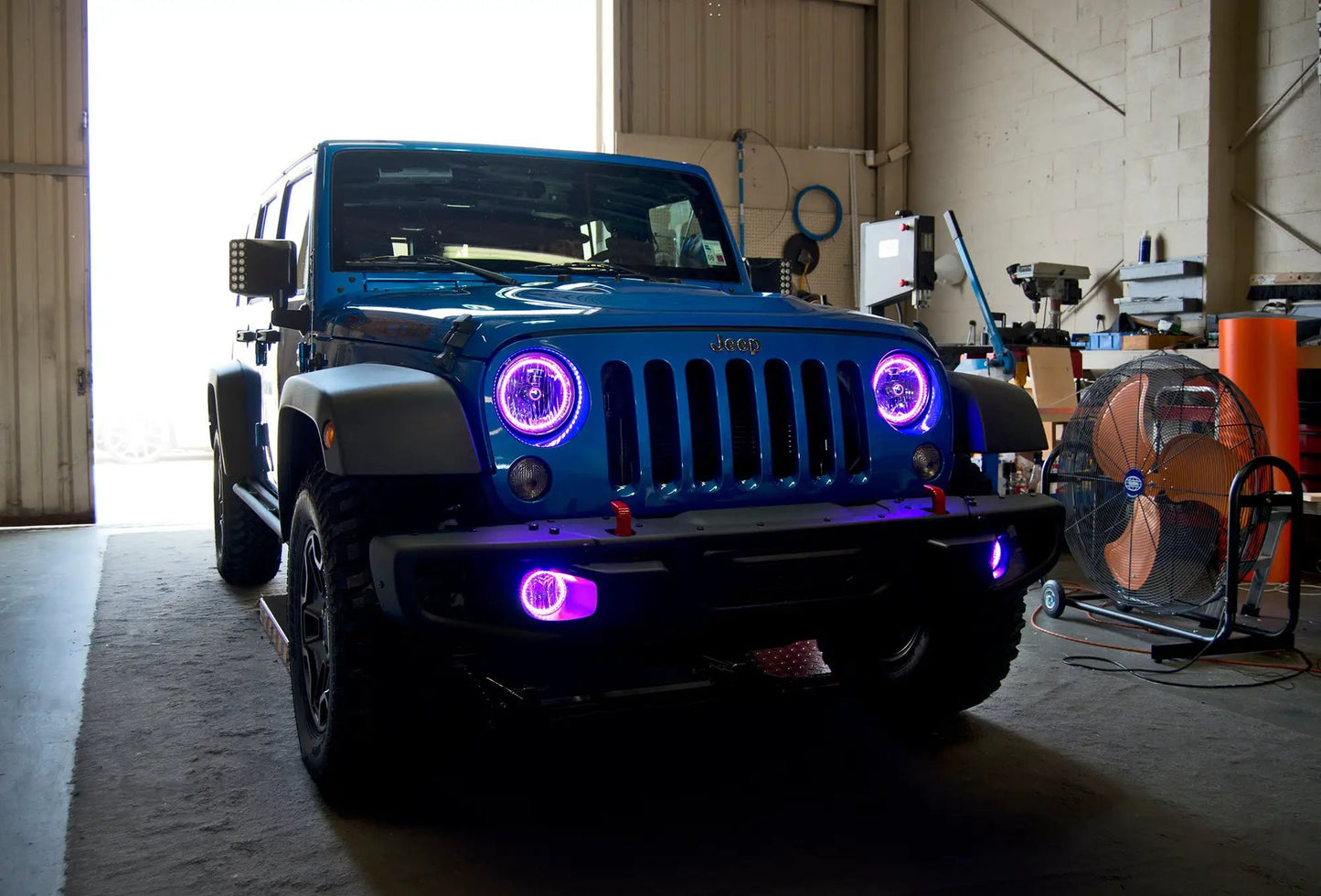 Oracle Lighting This LED halo kit can be wired to any 12 volt source like a controller, switch, or to the parking lights directly. The ColorSHIFT(tm) option requires the use of a ColorSHIFT(tm) controller to properly operate, which is sold separately. by Oracle Lighting