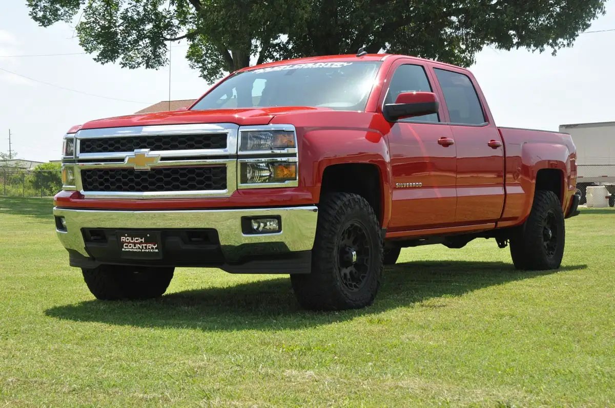 Rough Country 2.5 Inch Leveling Kit | Stamped Steel | Chevy/GMC Sierra 1500 (16-18)/Silverado 1500 (07-18) by Rough Country