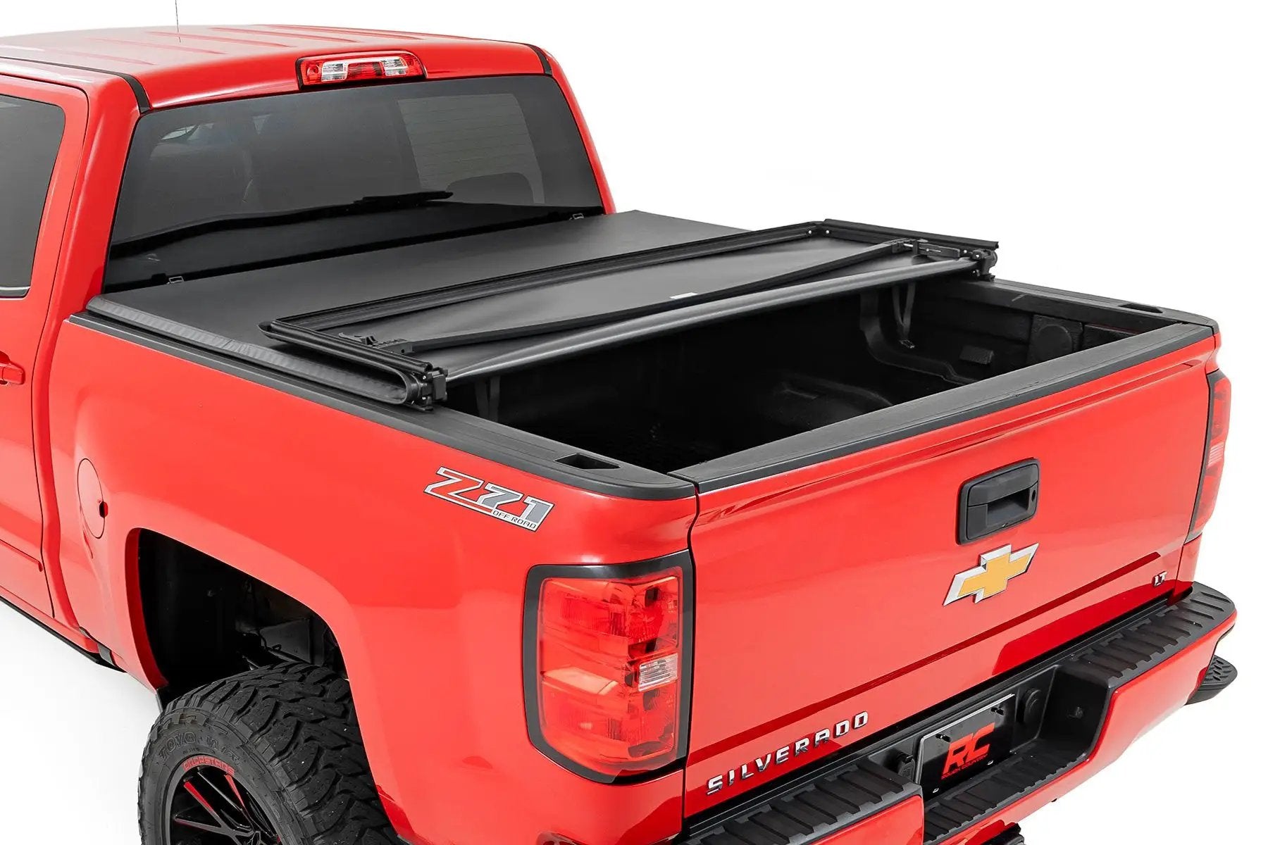 Rough Country Soft Tri-Fold Bed Cover | 5'9" Bed | Chevy/GMC 1500 (14-18 & Classic) by Rough Country