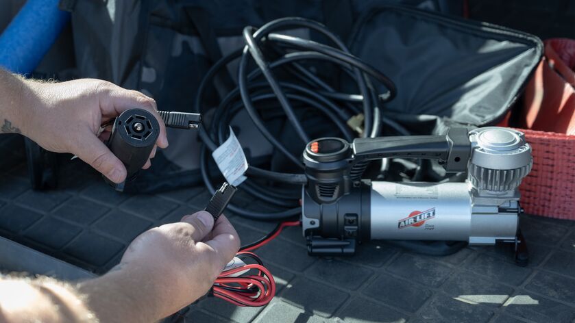 Air Lift Upgrade or convert your current air compressor with Air Lift’s 7-Way Adaptor. This upgrade allows you to retrofit the adapter into its own compressor using the SAE connector on the adapter.