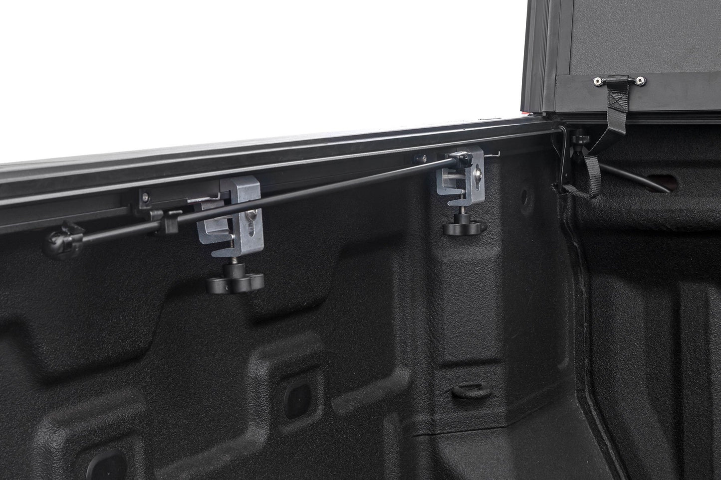 Cubierta rígida triple abatible para caja de camioneta | Caja de 6'7" | Chevy/GMC Sierra 1500 (19-26)/Silverado 1500 (19-26)