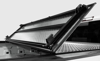 Access ACC LOMAX Tri-Fold Cover