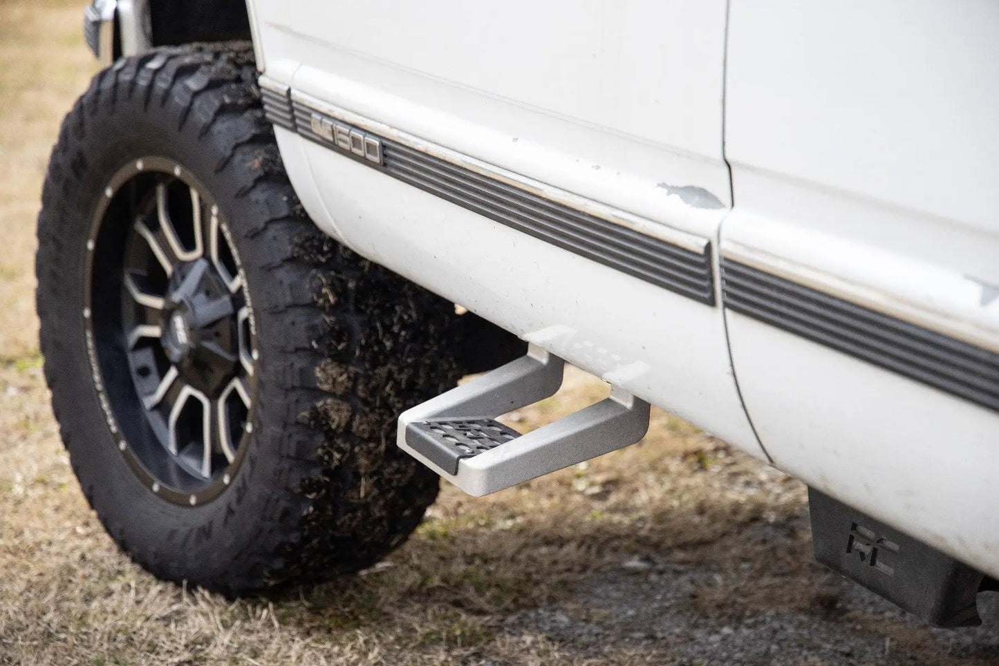Rough Country Single Hoop Step | Universal | Alum | Pair | Multiple Makes & Models (Chevy/Ford/GMC/Ram) by Rough Country