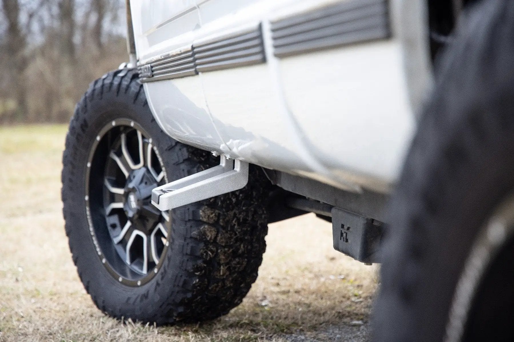Rough Country Single Hoop Step | Universal | Alum | Pair | Multiple Makes & Models (Chevy/Ford/GMC/Ram) by Rough Country