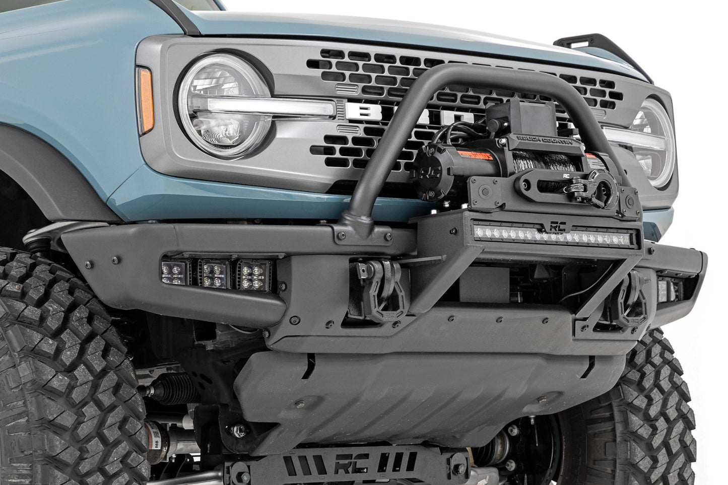 Soporte de Cabrestante Alto | Todos los Modelos | Barra de Luz LED Negra de Una Fila de 20 Pulgadas | DRL | Ford Bronco (21-25)