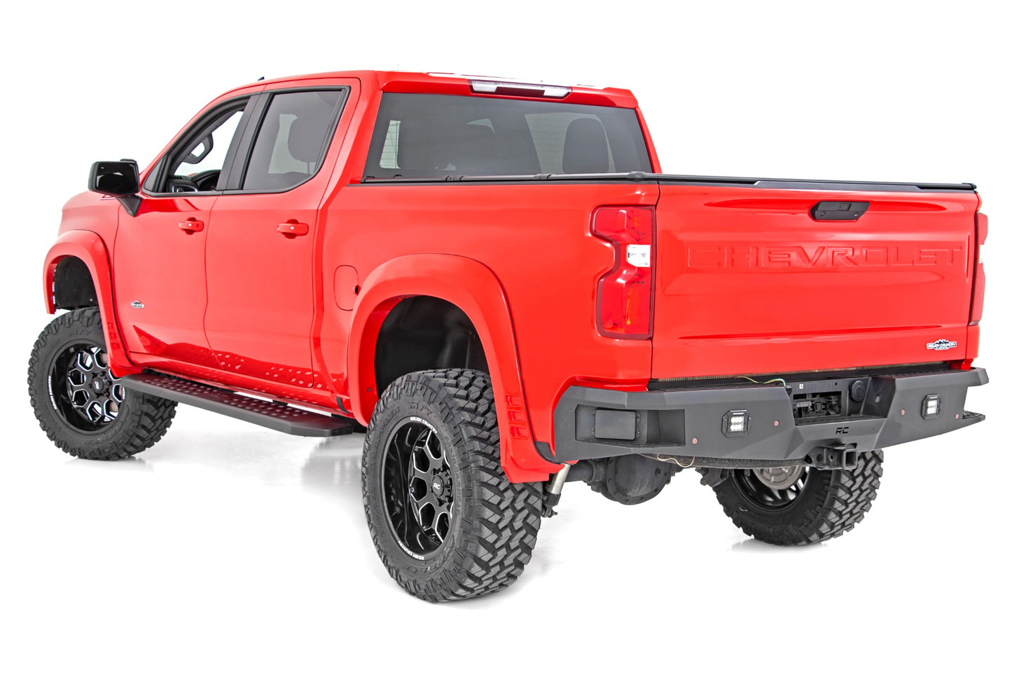 Estribos RPT2 | Doble cabina | Negros | Chevy/GMC 1500/2500HD/3500HD (19-26)