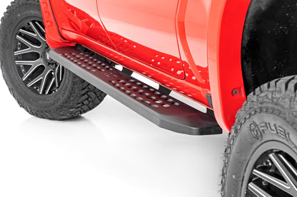 Estribos RPT2 | Doble cabina | Negros | Chevy/GMC 1500/2500HD/3500HD (19-26)