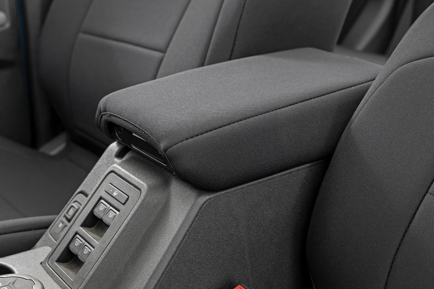 Fundas de asiento | Asientos individuales delanteros | Con reposabrazos trasero abatible | Delanteros y traseros | 4 puertas | Ford Bronco (21-25)