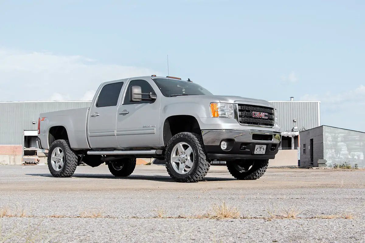 Rough Country 3.5 Inch Lift Kit | V2 | Chevy/GMC 2500HD/3500HD (11-19) by Rough Country