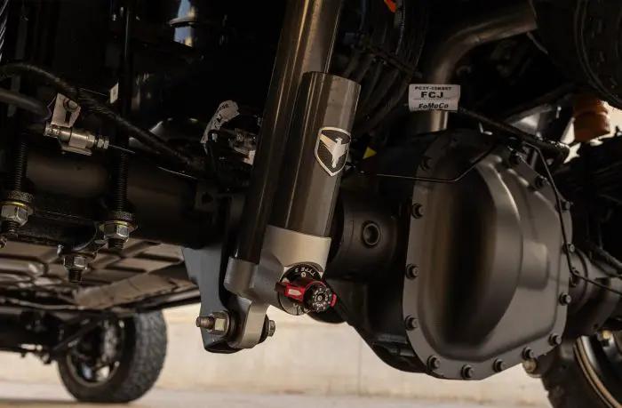 ReadyLift                                                    6" COILOVER SUSPENSION SYSTEM WITH FALCON MAX3.3 SHOCKS AND RADIUS ARMS - 2017-2022 FORD SUPER DUTY F250/F350 4WD