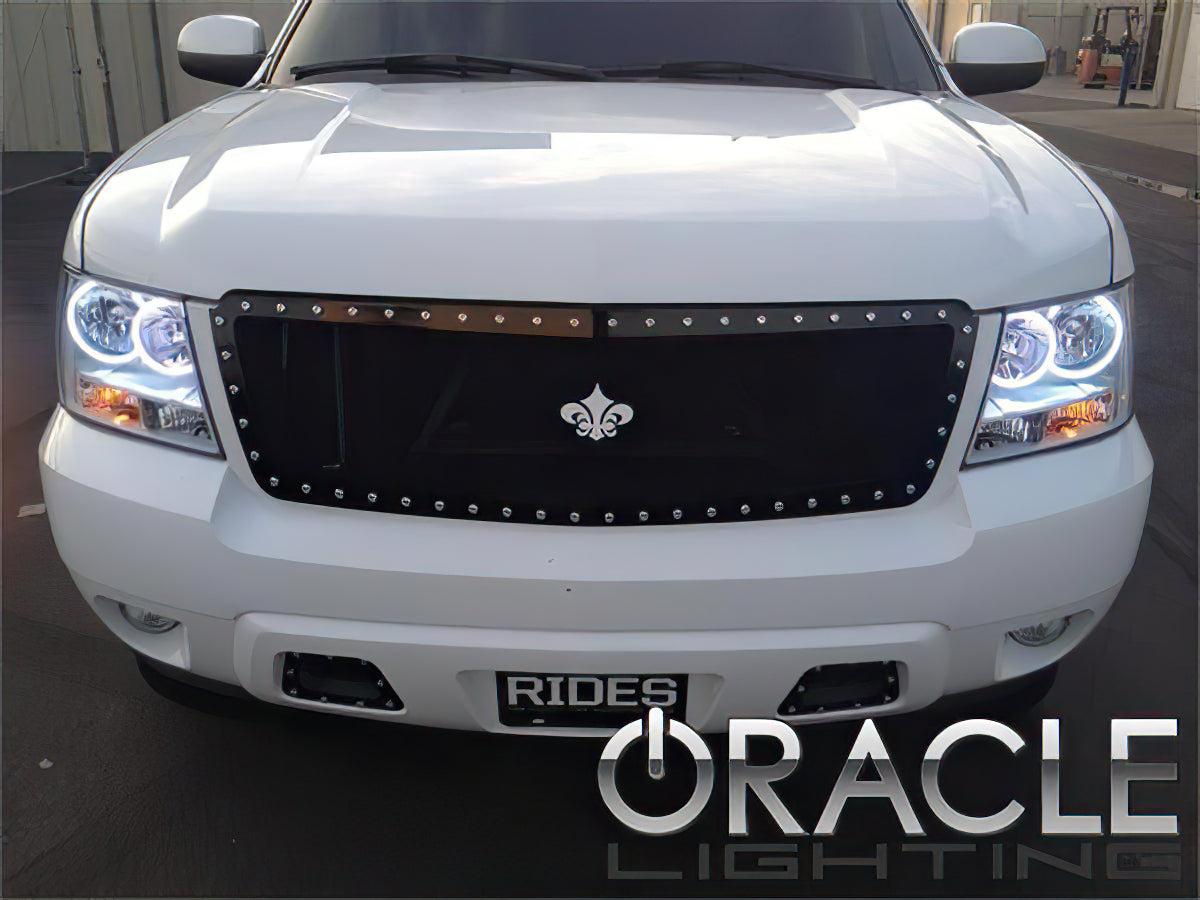 Oracle Lighting The kit does not include a ColorSHIFT(tm) controller. The halo kit uses an advanced LED chip which provides bright light output yet consumes less power. The kit mounts easily to your headlight housing with the provided 3M adhesive backing. by Oracle Lighting