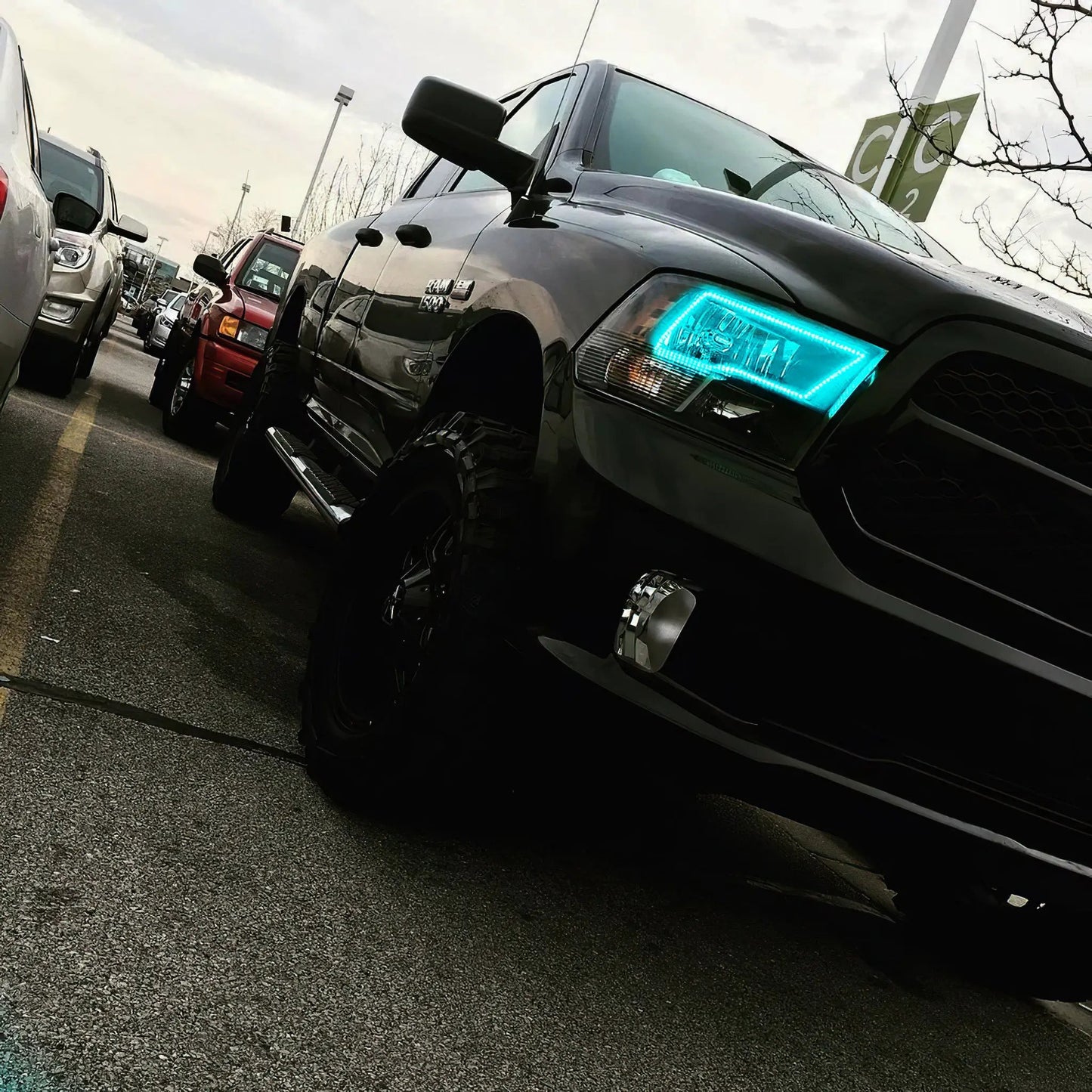 Oracle Lighting The kit includes a ColorSHIFT(tm) 2.0 controller. The halo kit uses an advanced LED chip which provides bright light output yet consumes less power. The kit mounts easily to your headlight housing with the provided 3M adhesive backing. by Oracle Lighting