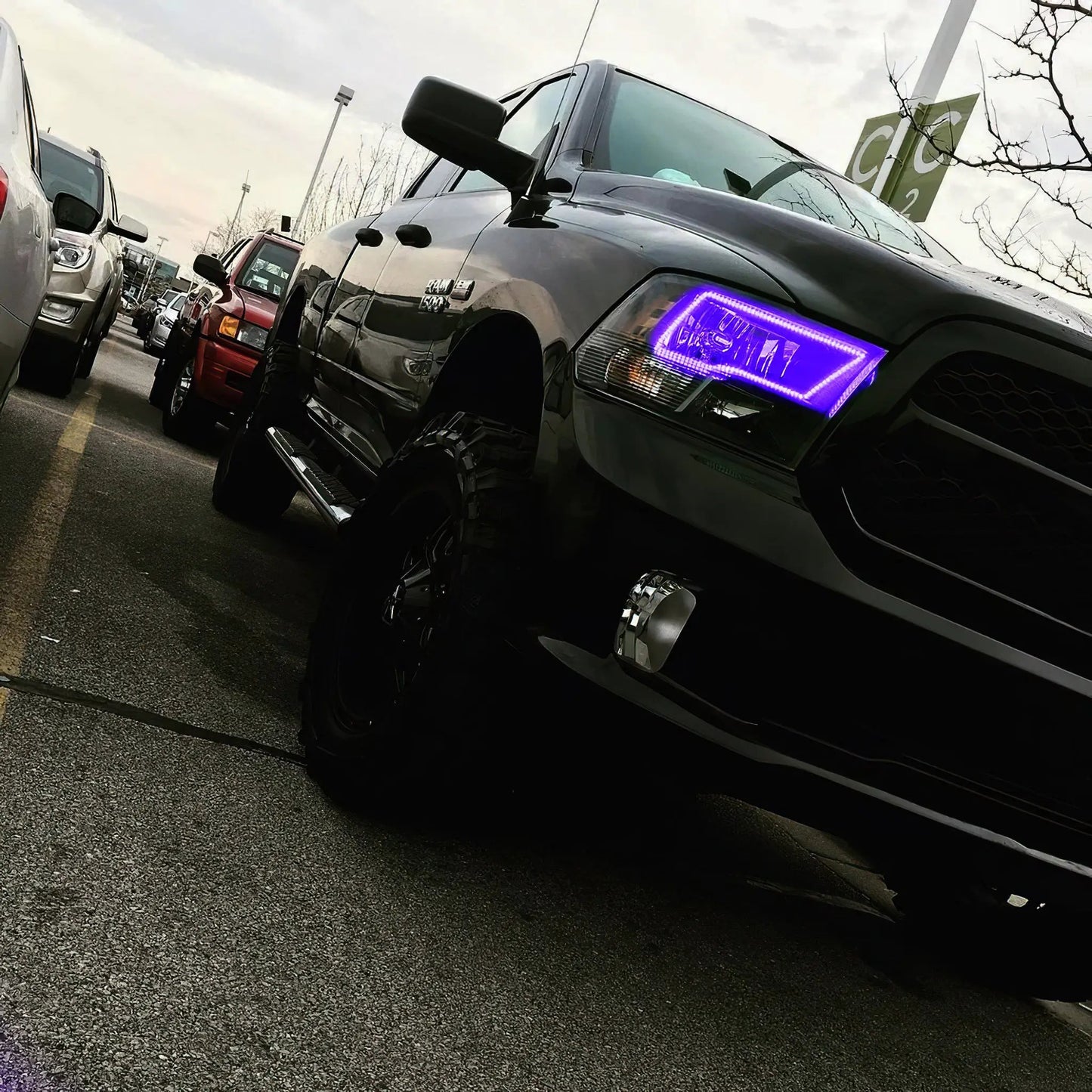 Oracle Lighting The kit does not include a ColorSHIFT(tm) controller. The halo kit uses an advanced LED chip which provides bright light output yet consumes less power. The kit mounts easily to your headlight housing with the provided 3M adhesive backing. by Oracle Lighting