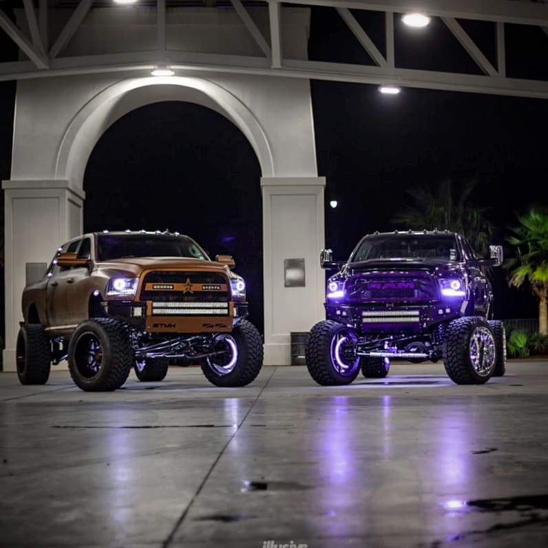 Oracle Lighting This kit is 12V powered so can be connected to a switch, controller, or directly to the parking lights. The ColorSHIFT(tm) controller can be easily paired and is sold separately. by Oracle Lighting