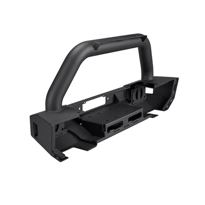 ARB Stubby Bumper accommodates a winch and allows for use with larger diameter tires.