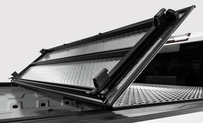 Access ACC LOMAX Tri-Fold Cover by Access