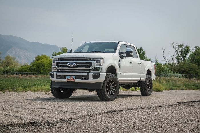 ReadyLift 4" COIL SPRING LIFT KIT WITH FALCON 2.1 SHOCKS AND RADIUS ARMS- FORD SUPER DUTY DIESEL 4WD 2017-2022 F-350 And F-250 by ReadyLift