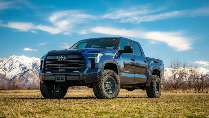 ReadyLift 3" SST3.3 Suspension System With Falcon 3.3 Struts/Shocks - Toyota Tundra 2022-2026 by ReadyLift