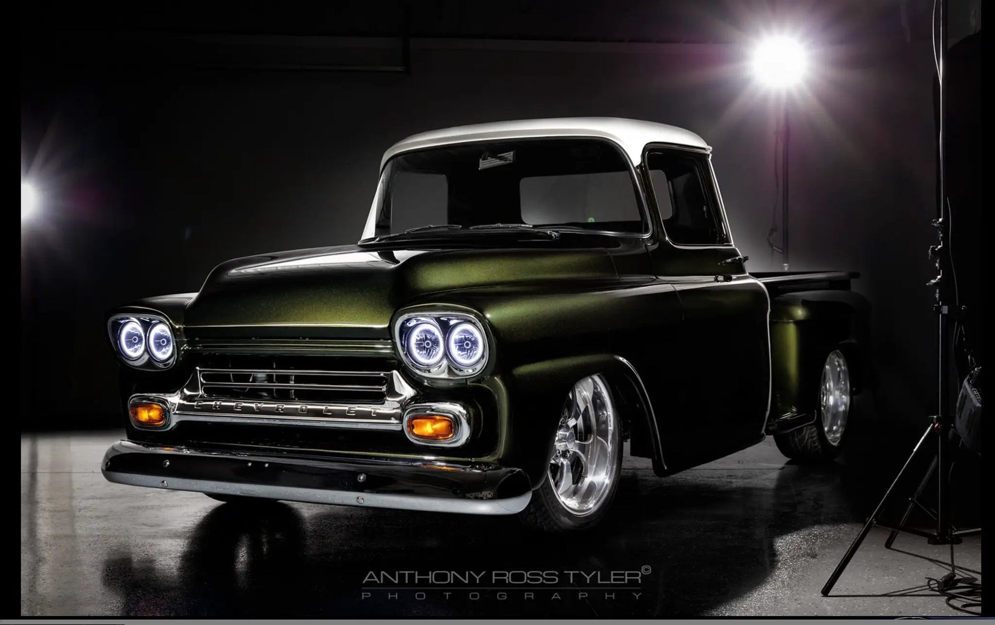 ORACLE Lighting Pre-Installed Lights 5.75 IN. Sealed Beam - Blue Halo by Oracle Lighting
