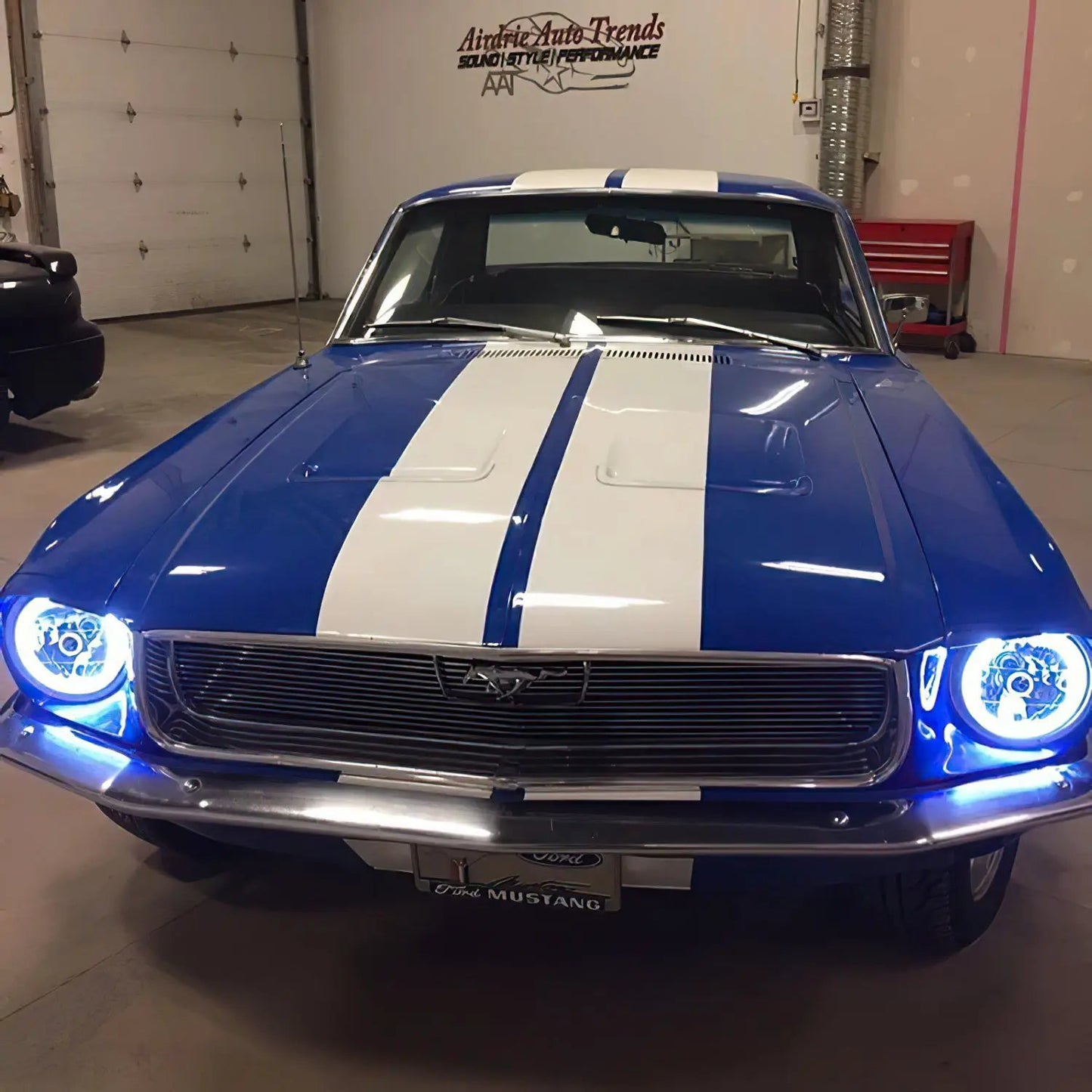 Oracle Lighting The ColorSHIFT(tm) option requires the use of a ColorSHIFT(tm) controller to properly operate, which is sold separately. This part replaces H6024/PAR56 Sealed Beam Headlight. by Oracle Lighting