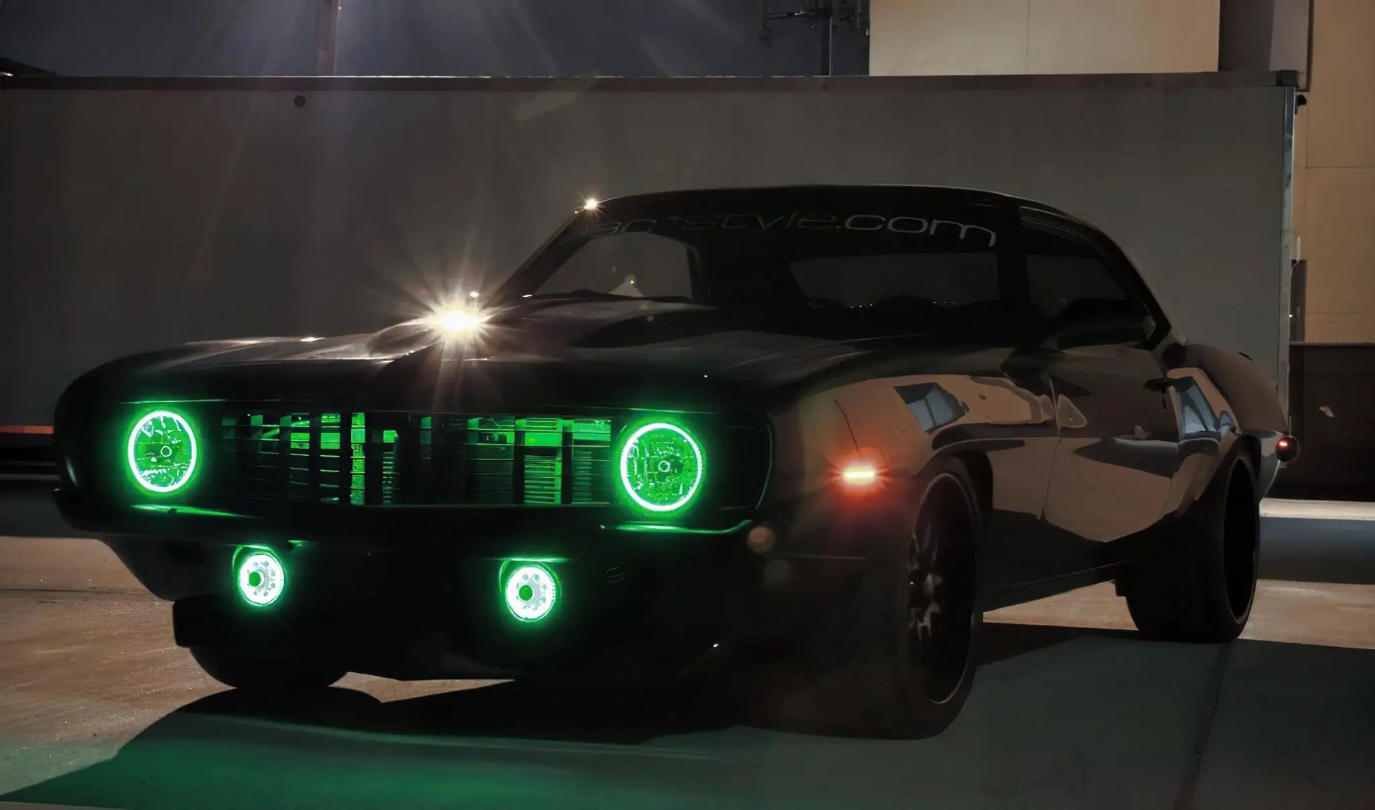 Oracle Lighting The ColorSHIFT(tm) option requires the use of a ColorSHIFT(tm) controller to properly operate, which is sold separately. This part replaces H6024/PAR56 Sealed Beam Headlight. by Oracle Lighting