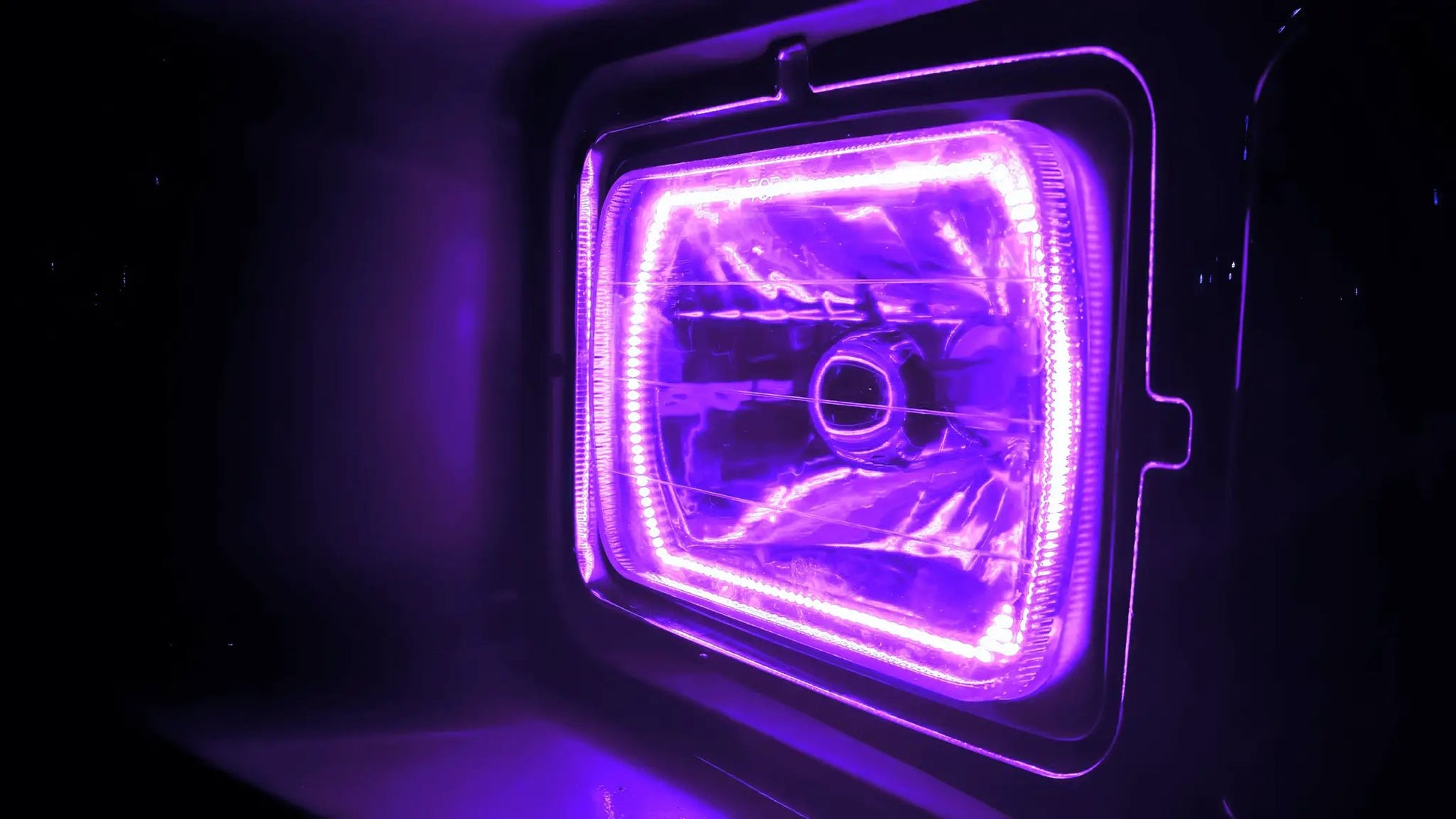 Oracle Lighting The ColorSHIFT(tm) option requires the use of a ColorSHIFT(tm) controller to properly operate, which is sold separately. This part replaces H6054 Sealed Beam Headlight. Also known as 5"x7". Some vehicles may need lamp bucket modification. by Oracle Lighting