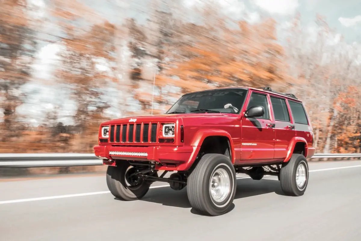 Rough Country 4.5 Inch Lift Kit | RR springs | Jeep Cherokee XJ 2WD/4WD (1984-2001) by Rough Country