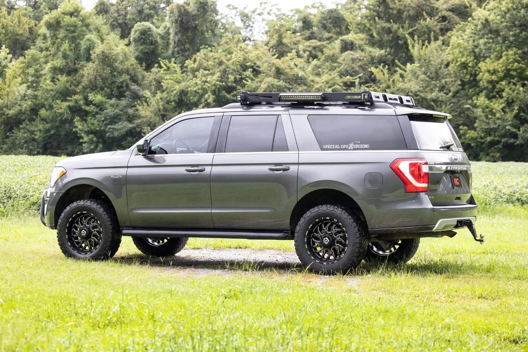Rough Country 3 Inch Lift Kit | UCA | M1 Struts | Ford Expedition 4WD (2018-2024) by Rough Country