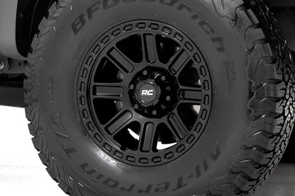 Llanta Rough Country Serie 84 | Negro Brillante | 18x8.5 | 5x5 | +0mm
