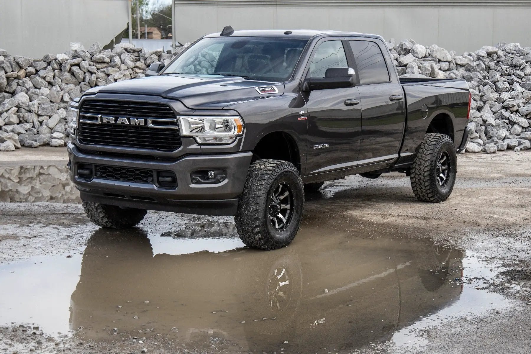 Rough Country 2.5 Inch Leveling Kit | RR Coil | V2 | Ram 2500 (14-26)/3500 (13-26) by Rough Country