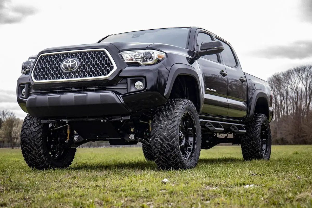 Rough Country 6 Inch Lift Kit | Toyota Tacoma 2WD/4WD (2016-2023) by Rough Country