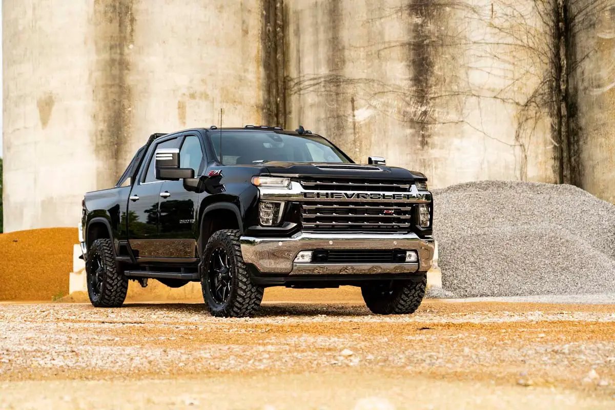 Rough Country 1.5-2 Inch Leveling Kit | Chevy/GMC 2500HD/3500HD (20-26) by Rough Country