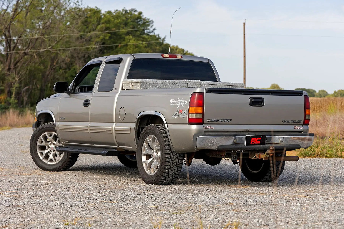 Rough Country HD2 Aluminum Running Boards | Ext Cab | Chevy/GMC 1500/2500HD (99-06 & Classic) by Rough Country