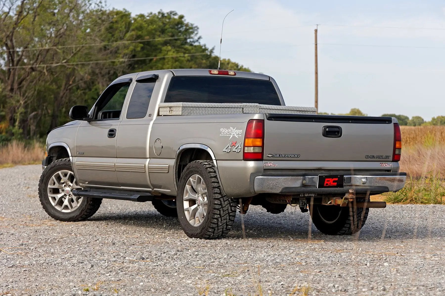 Rough Country HD2 Aluminum Running Boards | Ext Cab | Chevy/GMC 1500/2500HD (99-06 & Classic) by Rough Country