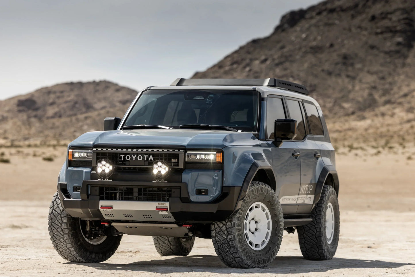 NYTOP 2024-Actual Toyota Land Cruiser Parachoques delantero híbrido con defensa delantera