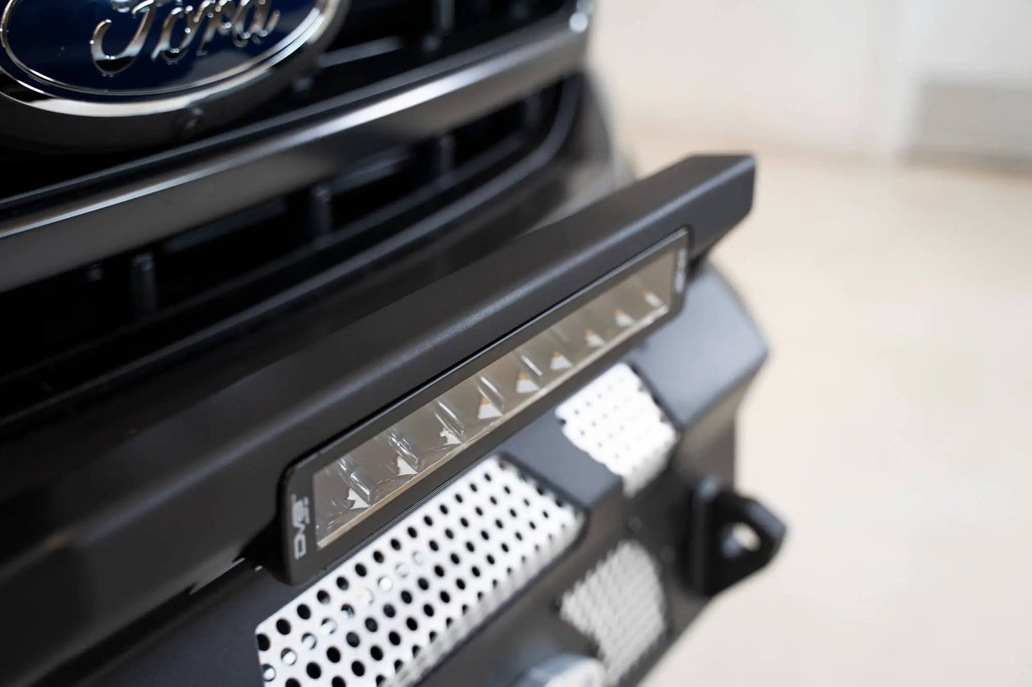 DV8 Offroad The BE13EW45W is a 13in. light bar from the Elite Series lights. Offering a combo light pattern of flood & spot, the 13in. light bar offers a 3,800 lumen output, a bezel-less IP-68 lens, indirect reflectors, small heat fins & side mounts. by DV8 Offroad