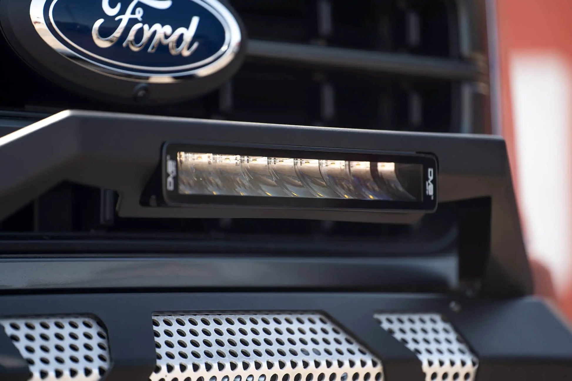DV8 Offroad The BE13EW45W is a 13in. light bar from the Elite Series lights. Offering a combo light pattern of flood & spot, the 13in. light bar offers a 3,800 lumen output, a bezel-less IP-68 lens, indirect reflectors, small heat fins & side mounts. by DV8 Offroad