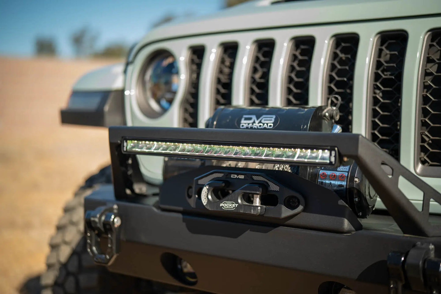 DV8 Offroad 20-Inch Halo Elite Single Row Light Bar with Accent Light by DV8 Offroad