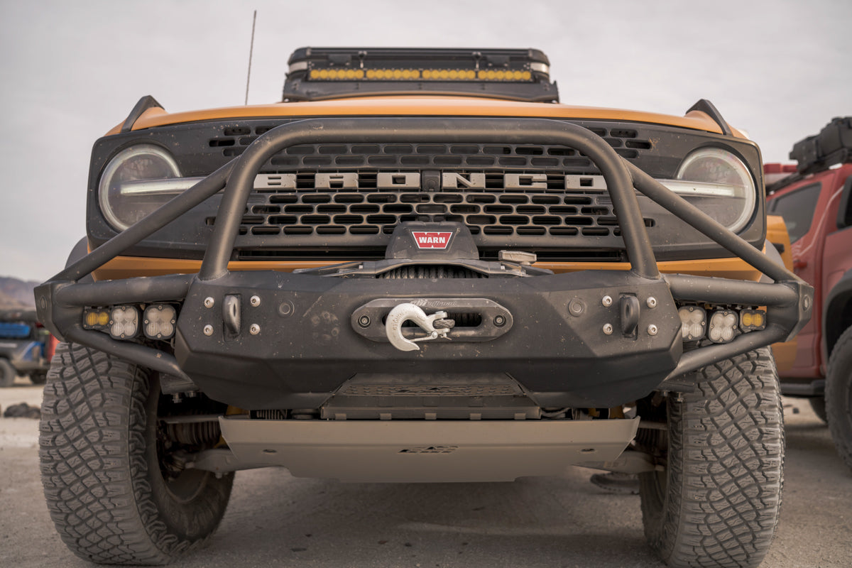 Гибридный передний бампер Ford Bronco Adventure | 2022