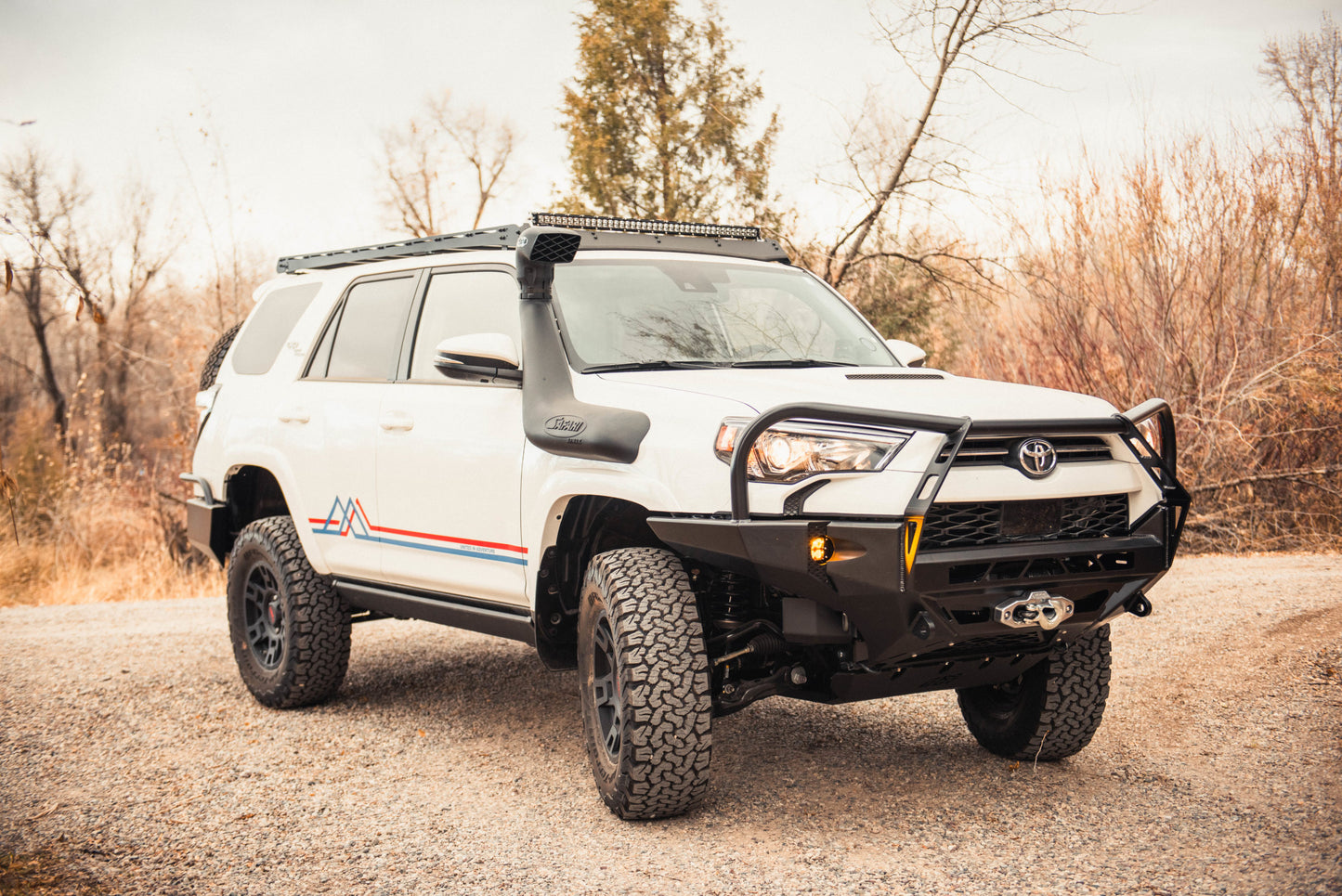 Передний бампер Toyota 4Runner Adventure Series — Алюминий | 2020-2024