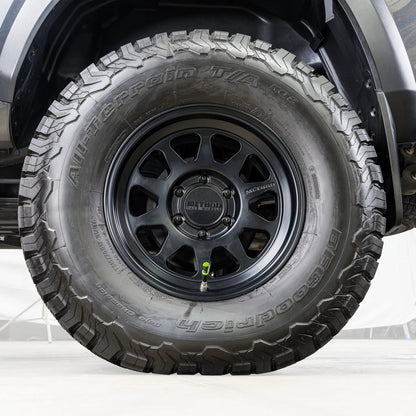 UDA 4 Piece Adjustable Tire Deflator Kit & Storage Bag by UDA